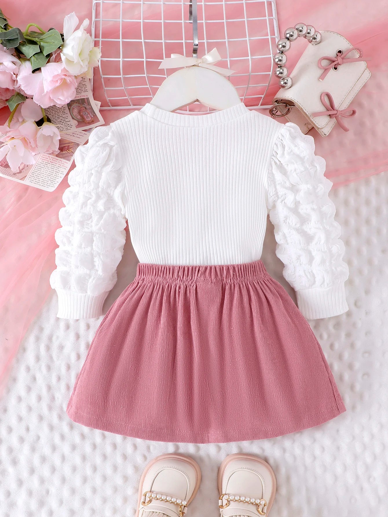 2 peças inverno novo estilo para meninas de 0 a 3 anos, mangas de bolha confortáveis, doces e fofas, top de capítulo de amor + conjunto de saia curta rosa